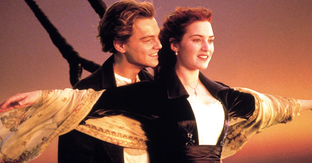 leonardo dicaprio and kate winslet on the front of the titanic ship