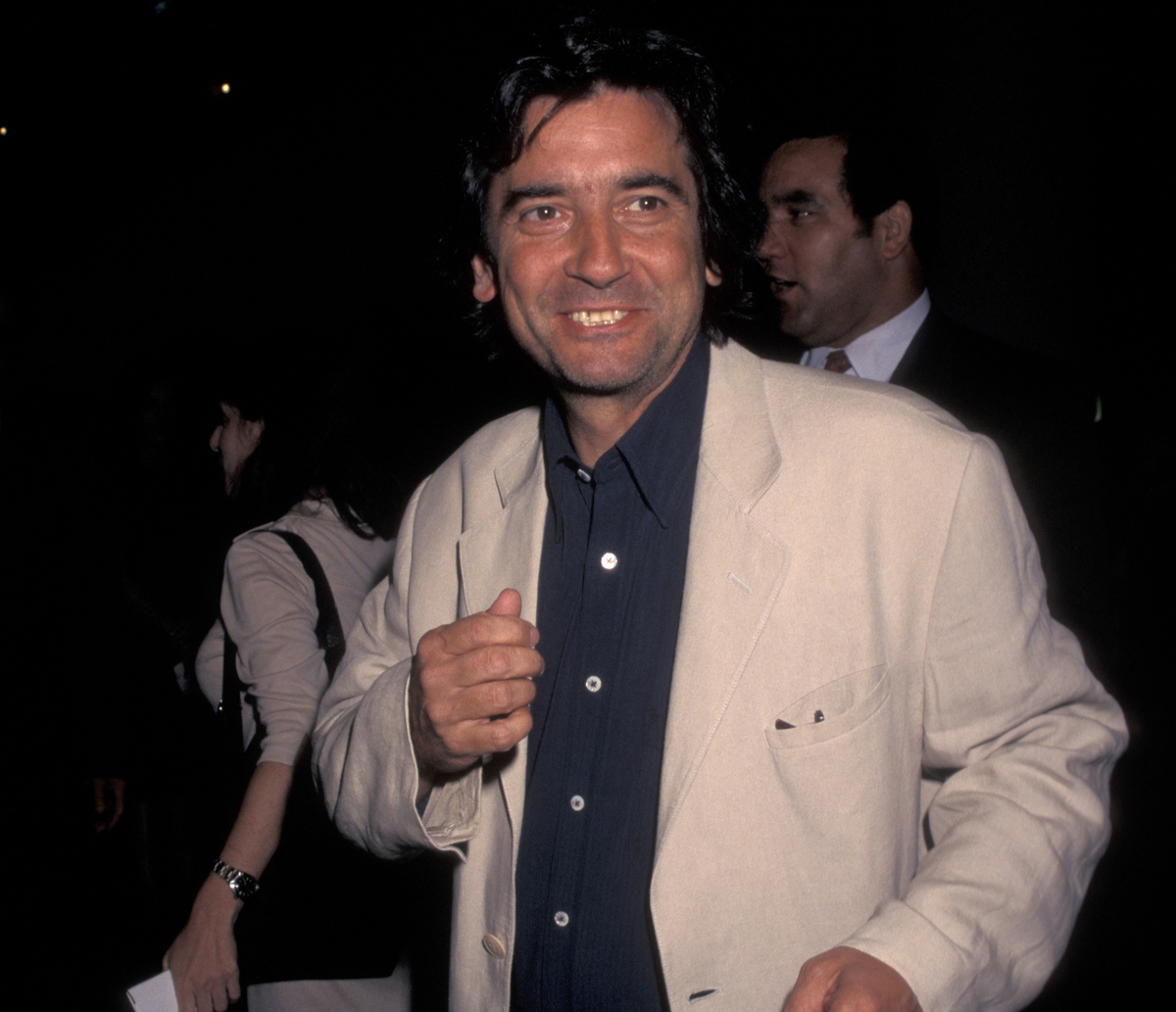 Actor Griffin Dunne attends the premiere of A Perfect Murder in 1998