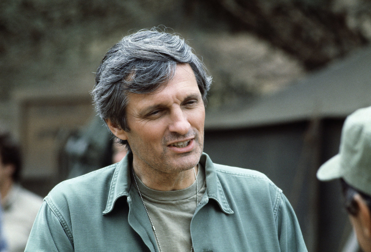alan-alda-mash