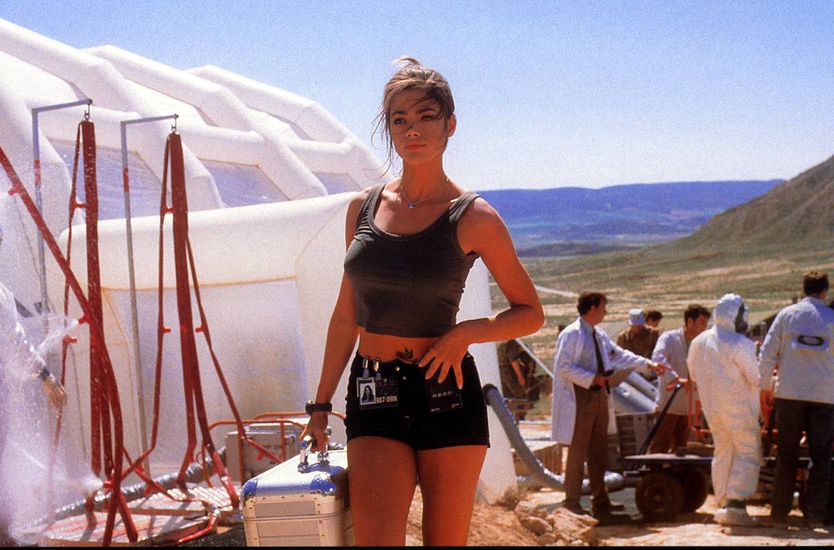 Denise Richards In The World Is Not Enough