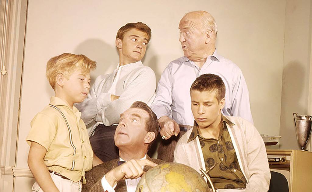 Picture of cast