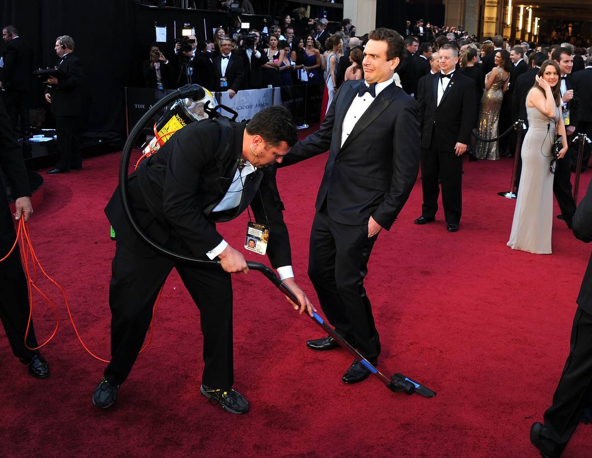 Jason Segal's Strut Being Interrupted By A Vacuum