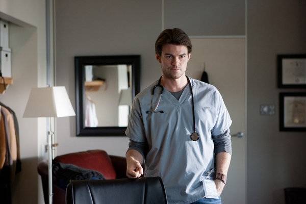 Daniel Gillies Needed To Leave One Show, He Chose Saving Hope