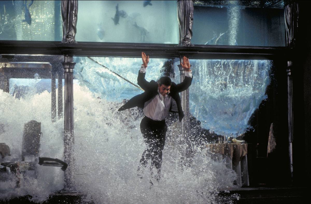 Giant Fish Tank Explosion? No Problem For Cruise