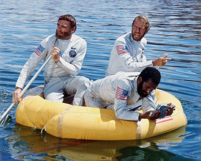Men on a raft 