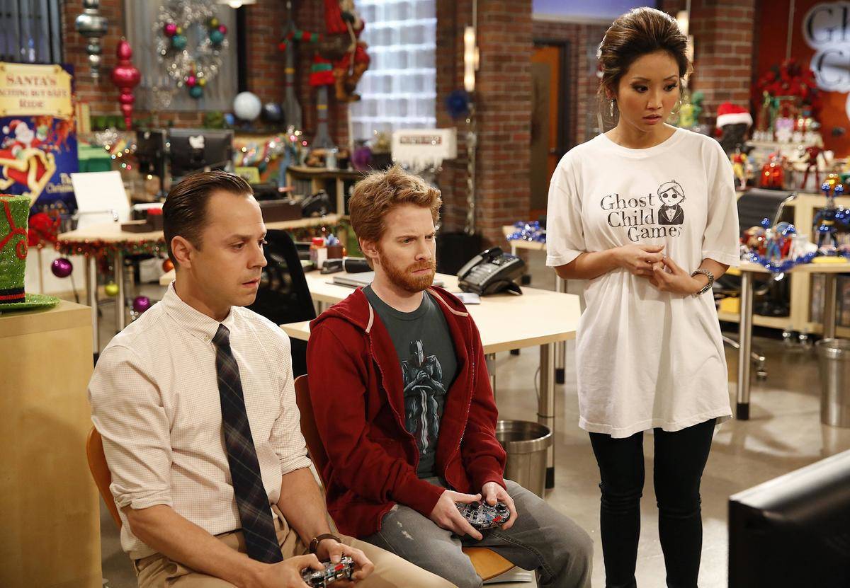 Giovanni Ribisi, Seth Green, and Brenda Song in a still from dads