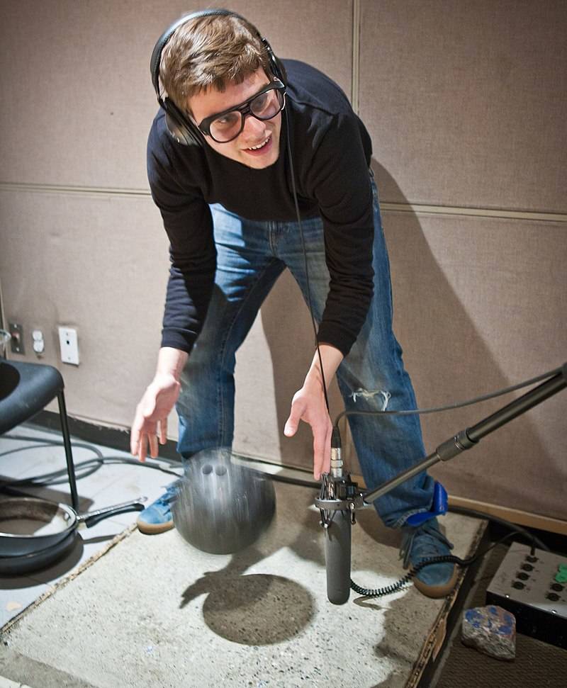 800px-Foley_Room_at_the_Sound_Design_Campus_(cropped)