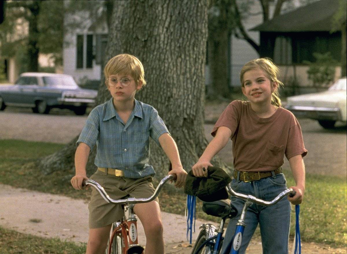 Macaulay Culkin and Anna Chlumsky in character on set for My Girl (1991)