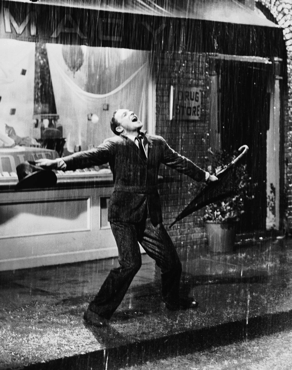 singin-in-the-rain_5vTgn2