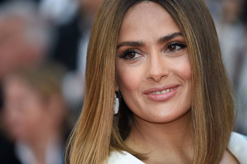 Hayek on a red carpet in 2017