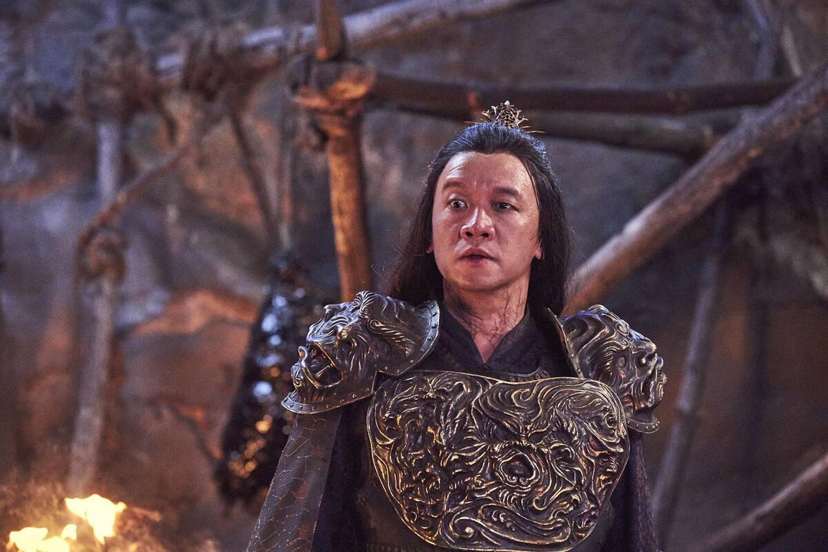 mortal kombat man in armor