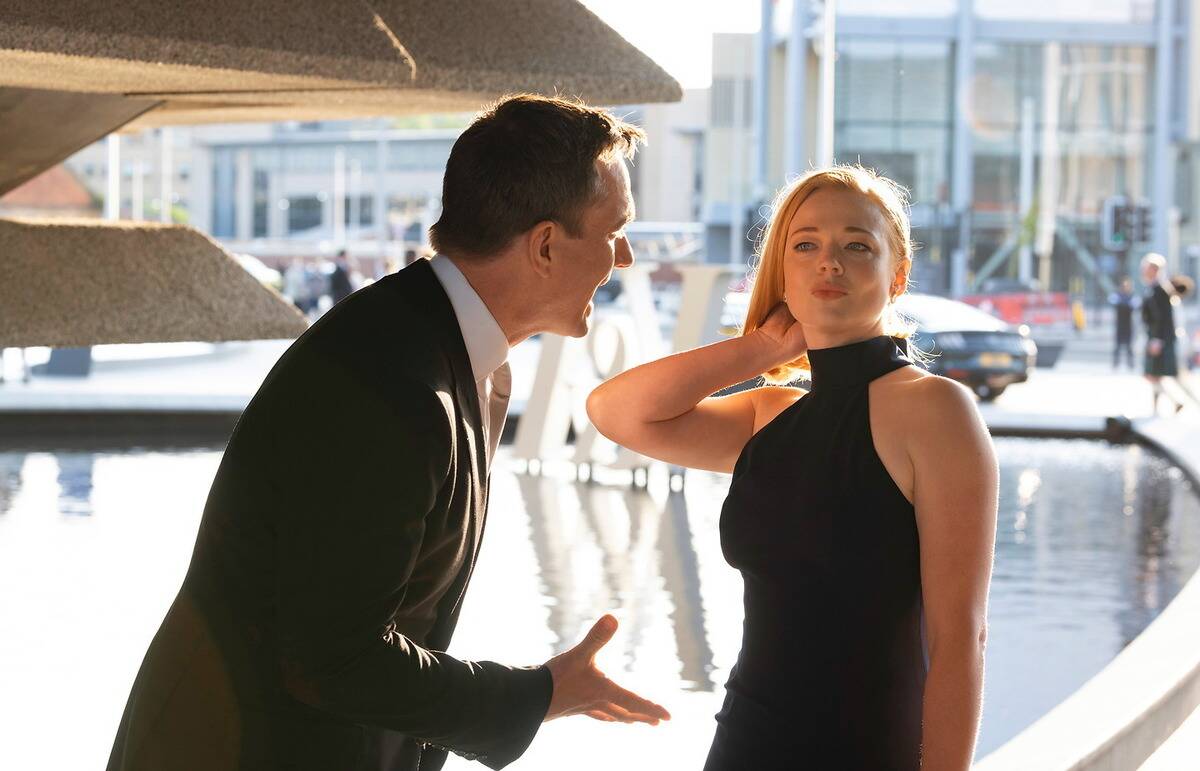 Sarah Snook being yelled at by Matthew Macfadyen in Succession
