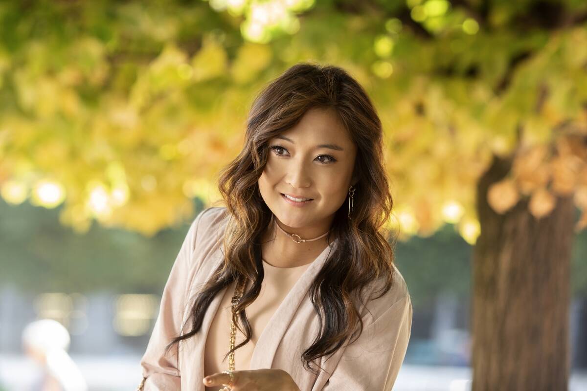 ashley park as mindy chen