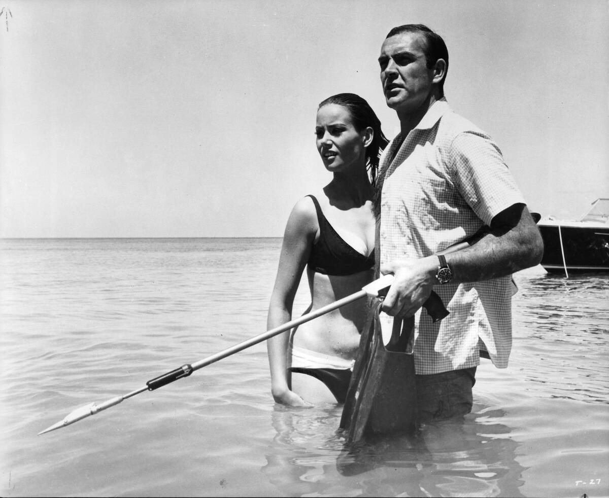 Claudine Auger;Sean Connery In 'Thunderball'